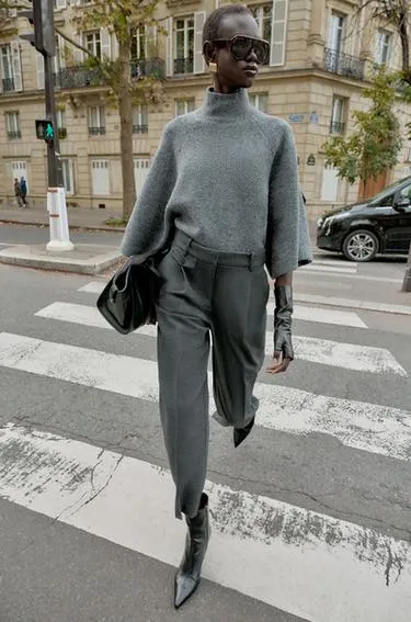 Джемпер с широкими рукавами