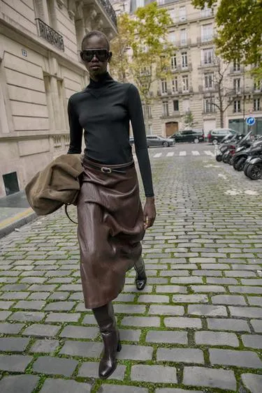 Свитер из шерсти с высоким воротником назапах- Заказать в России