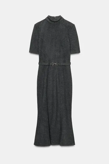 Платье из мягкой ткани с поясом