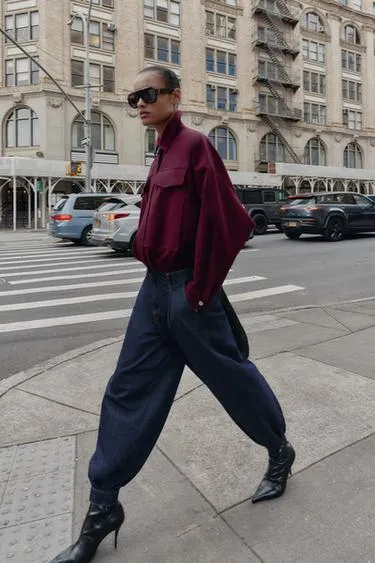 Бомбер с большими карманами