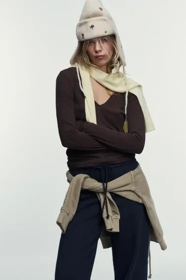 Шапка с ушками и вышивкой- Заказать в России