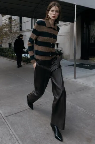 Поло с вертикальными полосками- Заказать в России