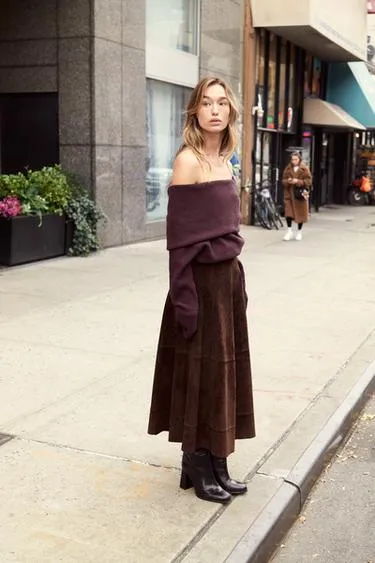 Джемпер с голыми плечами