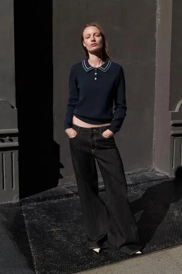 Трикотажная поло-рубашка с контрастными оборками- Заказать в России