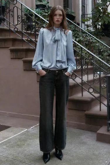 Рубашка с жаккардовым покрытием и бантом