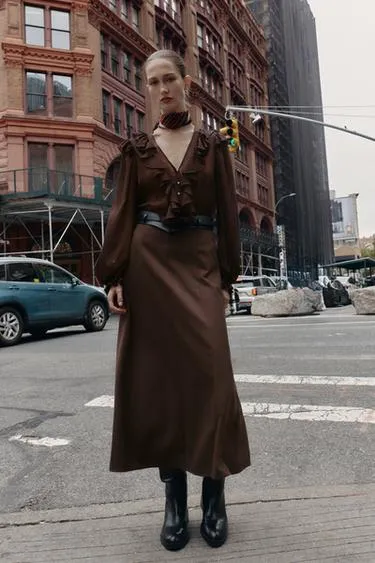 Миди-платье с контрастным поясом- Заказать в России