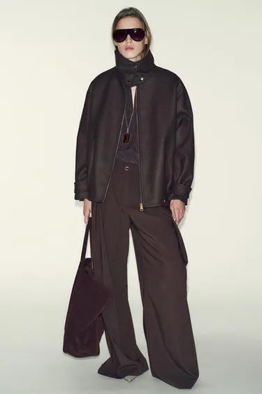 Бомбер из шерсти с высоким воротником