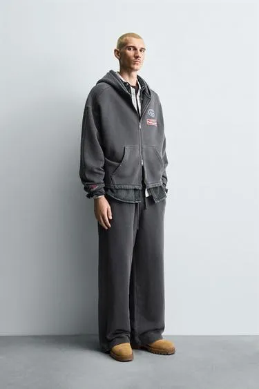 Джоггеры WIDE FIT с эффектом потертости