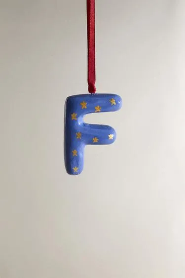 Рождественское украшение для ёлки буква F
