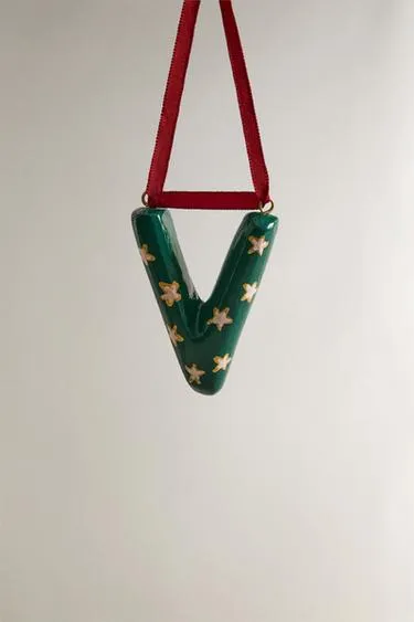 Украшение для ёлки буква V