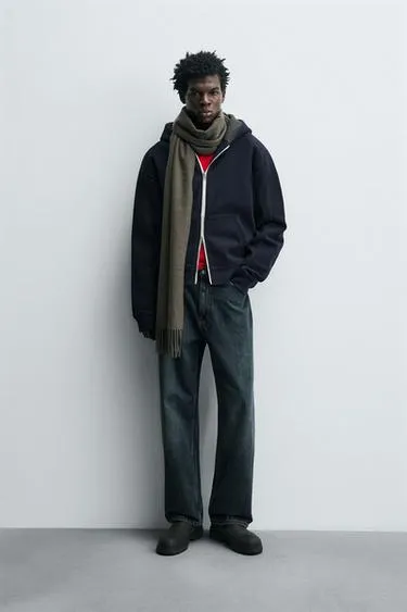 Худи из войлока с капюшоном