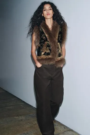 Жилет с вышивкой ZW LIMITED EDITION