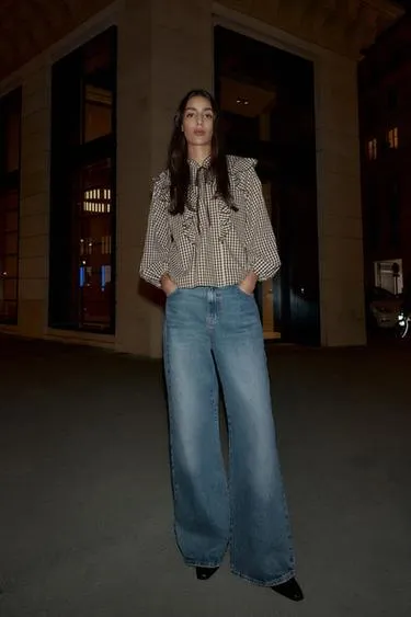 Блуза с воланами в клетку виши