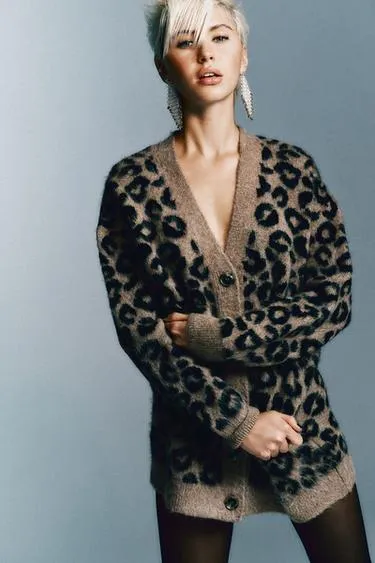 Жаккардовый кардиган оверсайз с анималистическим принтом- Заказать в России