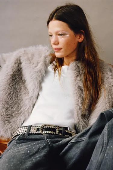 Короткая куртка из искусственного меха- Заказать в России