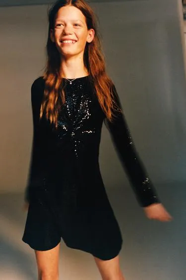 Платье с узлом и блеском