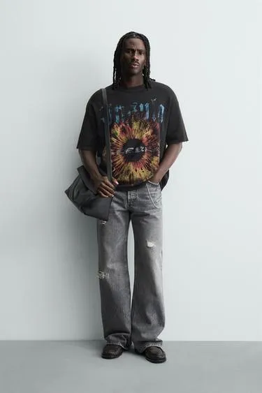 Трикотажная футболка с контрастным принтом- Заказать в России