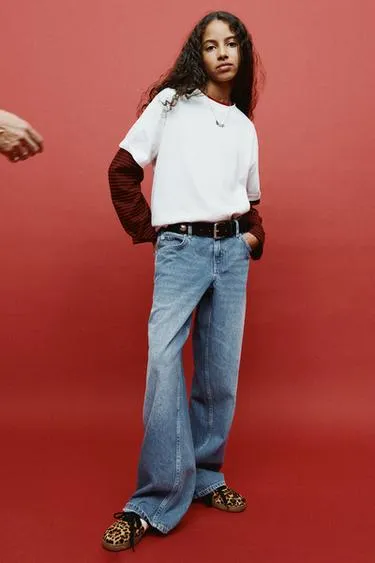 Джинсы WIDE LEG с нашивками и анималистическим принтом- Заказать в России