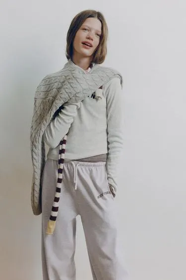 Широкие брюки из плотной ткани с вышивкой