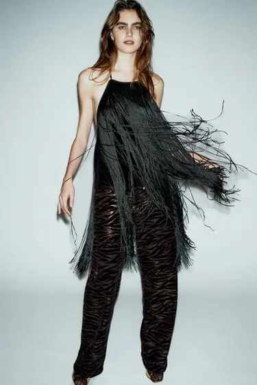 Топ халтер из бархата с бахромой