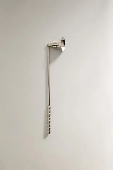 Металлический подсвечник с затуханием