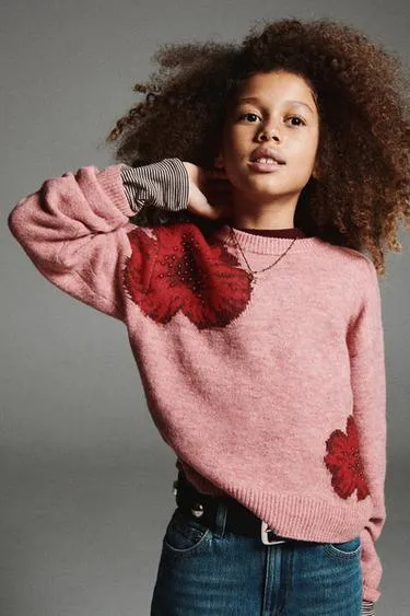 Джемпер из трикотажа с цветами и бусинами- Заказать в России