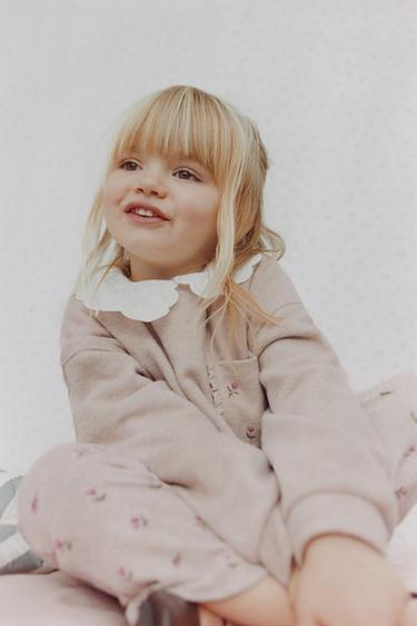 Zara Комплект из футболки и расклешенных легинсов из мягкой ткани купить с доставкой.