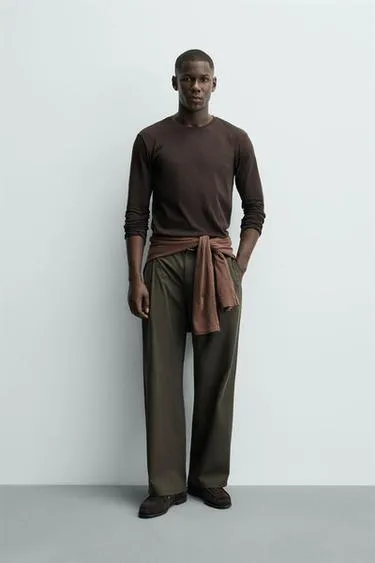 Базовая футболка SLIM FIT- Заказать в России