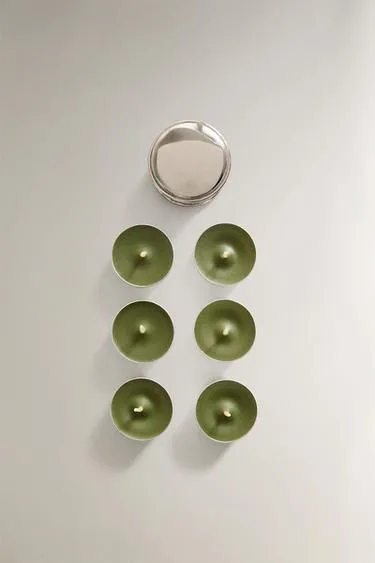 Набор биологически деградируемых чайных свечей с ароматом базилика и серебряной банкой