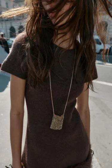 Колье с сумкой и стразами