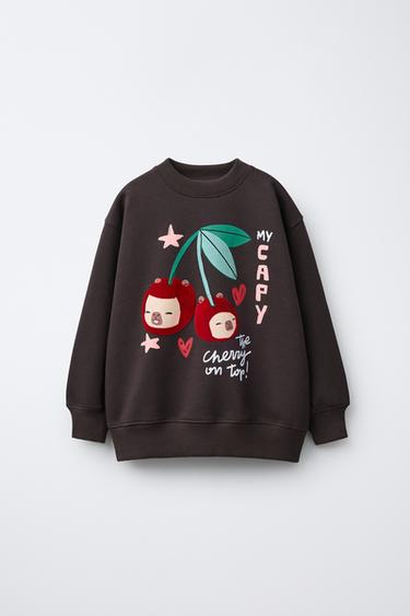 Zara Толстовка с вишнями с рельефным принтом CAPIBARA CAPYFUN ©