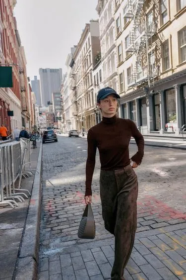 Базовый однотонный свитер- Заказать в России