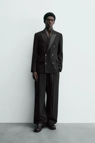 Пиджак с двубортной застёжкой из ограниченной коллекции- Заказать в России