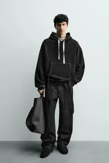 Худи с контрастной прошивкой