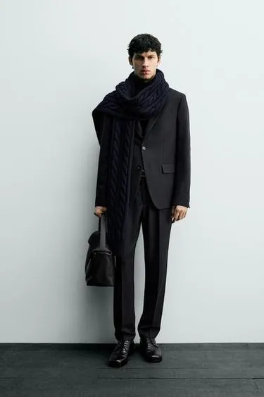 Костюмный блейзер в тонкую полоску