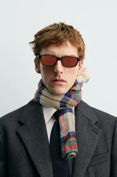 Овальные солнцезащитные очки AARON LEVINE X ZARA