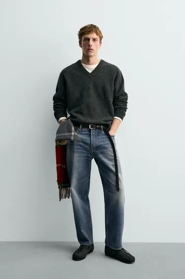 Шерстяной свитер с V-образным вырезом AARON LEVINE X ZARA- Заказать в России