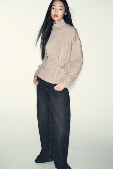 Zara Мягкий топ с металлической деталью