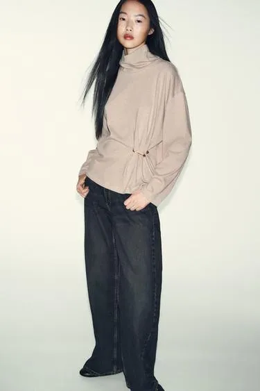 Мягкий топ с металлической деталью- Заказать в России