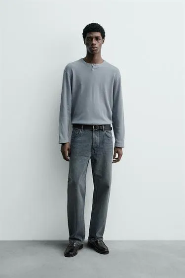 Футболка вафельного переплетения с воротником на пуговицах- Заказать в России