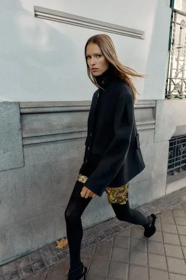 Короткое пальто из смесовой шерсти с воротником-стойкой- Заказать в России