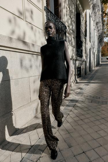 Zara Асимметричный трикотажный топ с боковыми аппликациями