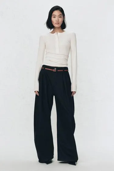 Футболка с воротником хенли от SOSHIOTSUKI X ZARA- Заказать в России