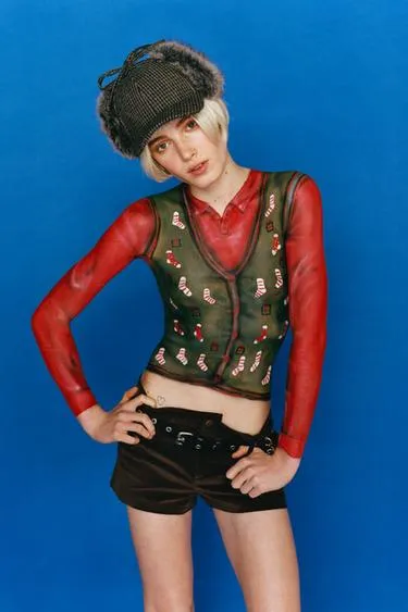 Трикотажный жилет с новогодней вышивкой- Заказать в России