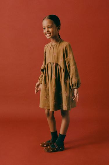 Zara Платье с вышитыми цветами