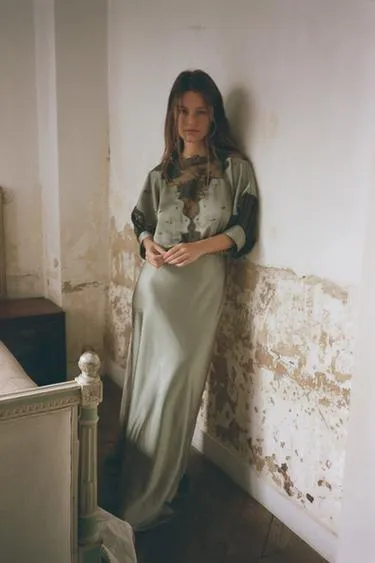 Атласное платье с кружевом- Заказать в России