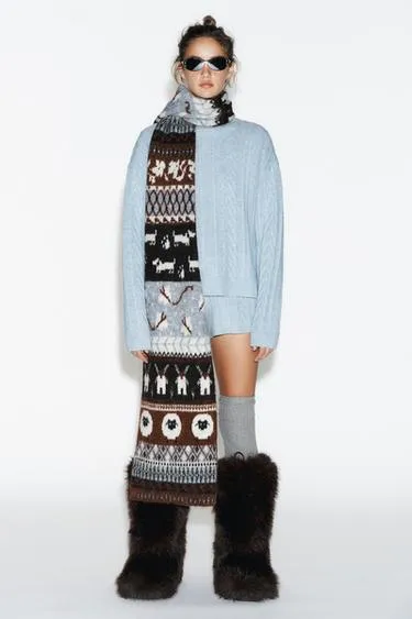 Шарф с узором из трикотажа