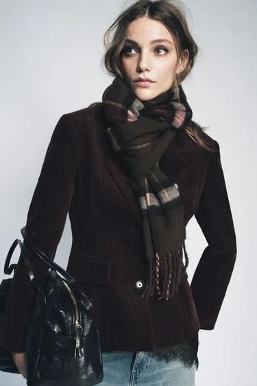 Шарф в клетку с бахромой