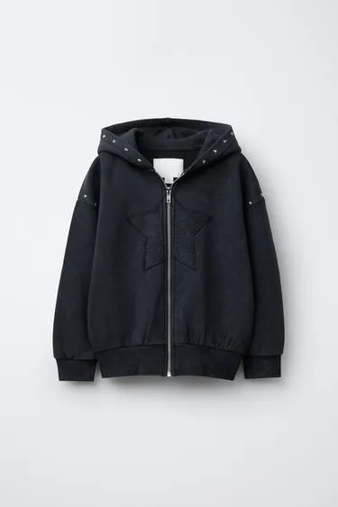 Толстовка с капюшоном, эффектом потертости, звездой и заклепками- Заказать в России