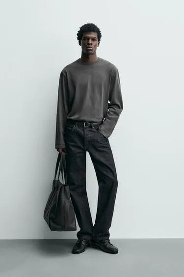 Футболка с длинными рукавами классического кроя